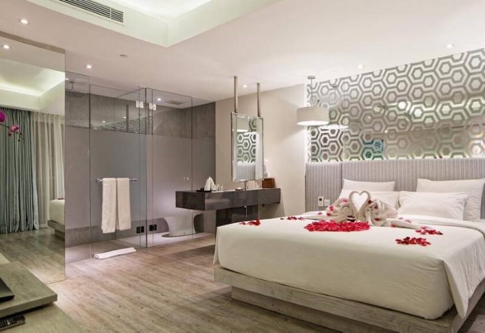 DAUN BALI SEMINYAK BALI